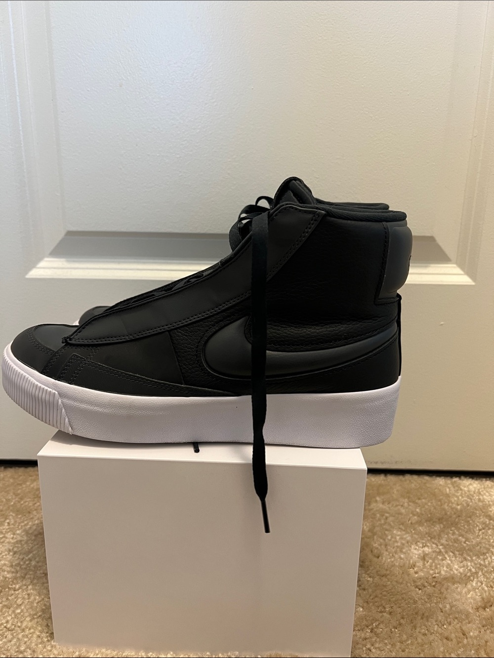 Nike Women’s High Top Sneaker with White Sole - Picture 5 of 7